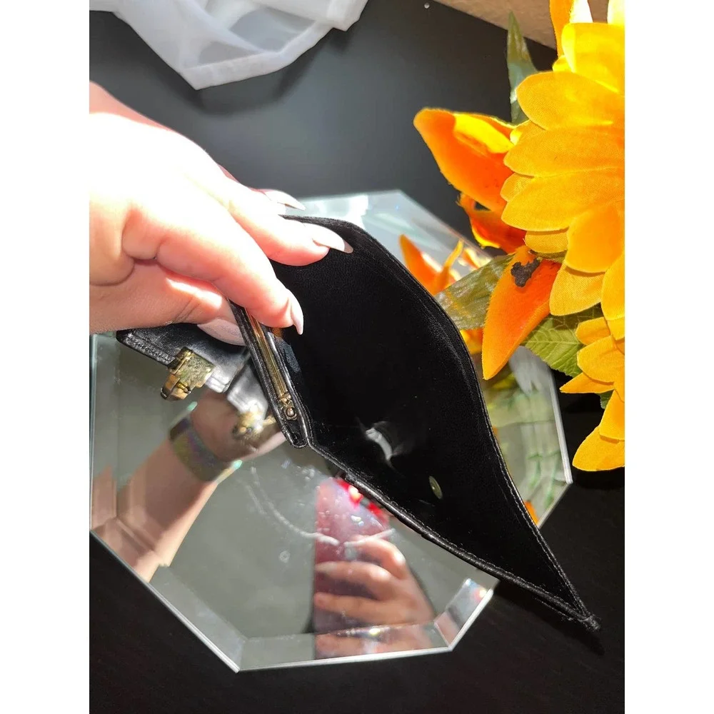 🖤💛 Authentic Givenchy Wallet 🖤💛 - Picture 5 of 10